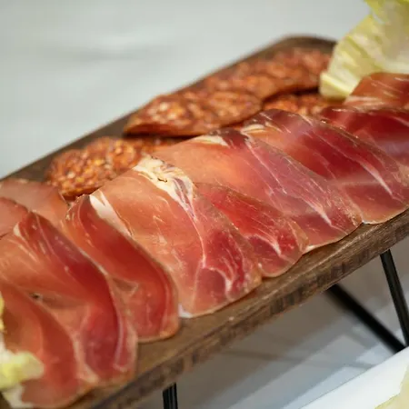 Sumadija فندق 4*